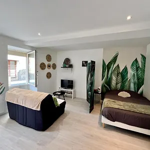  Appartement Le P'tit Nid Des Halles France